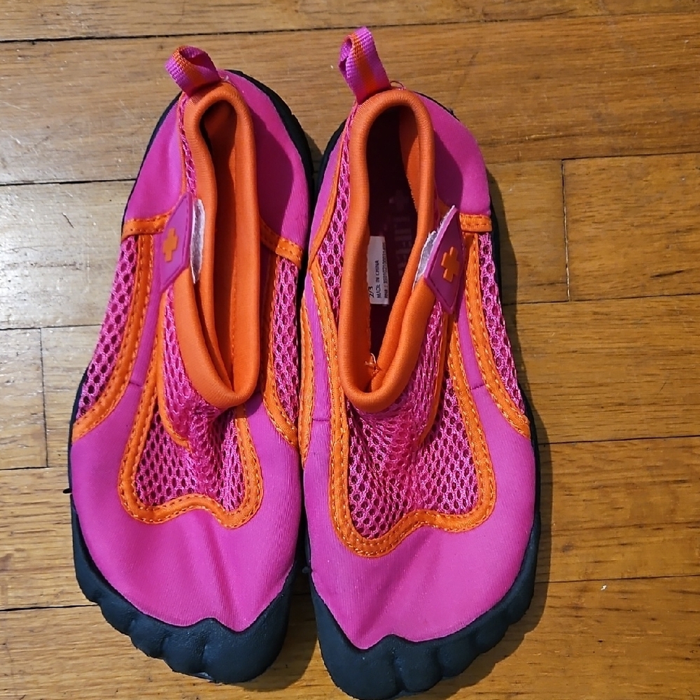 Kids Pink and Orange Mesh Slip-On Water Shoes Size 2/3